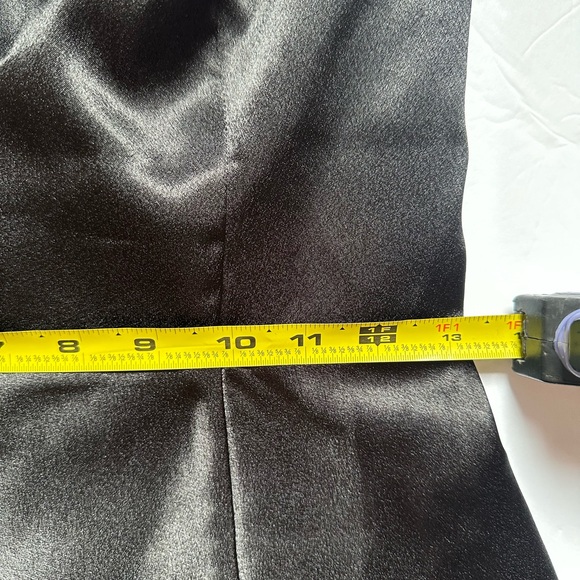 Birdy Grey Kensie Dress Women’s Elegant Shiny Satin Black One-Shoulder Sz Small - Picture 8 of 9